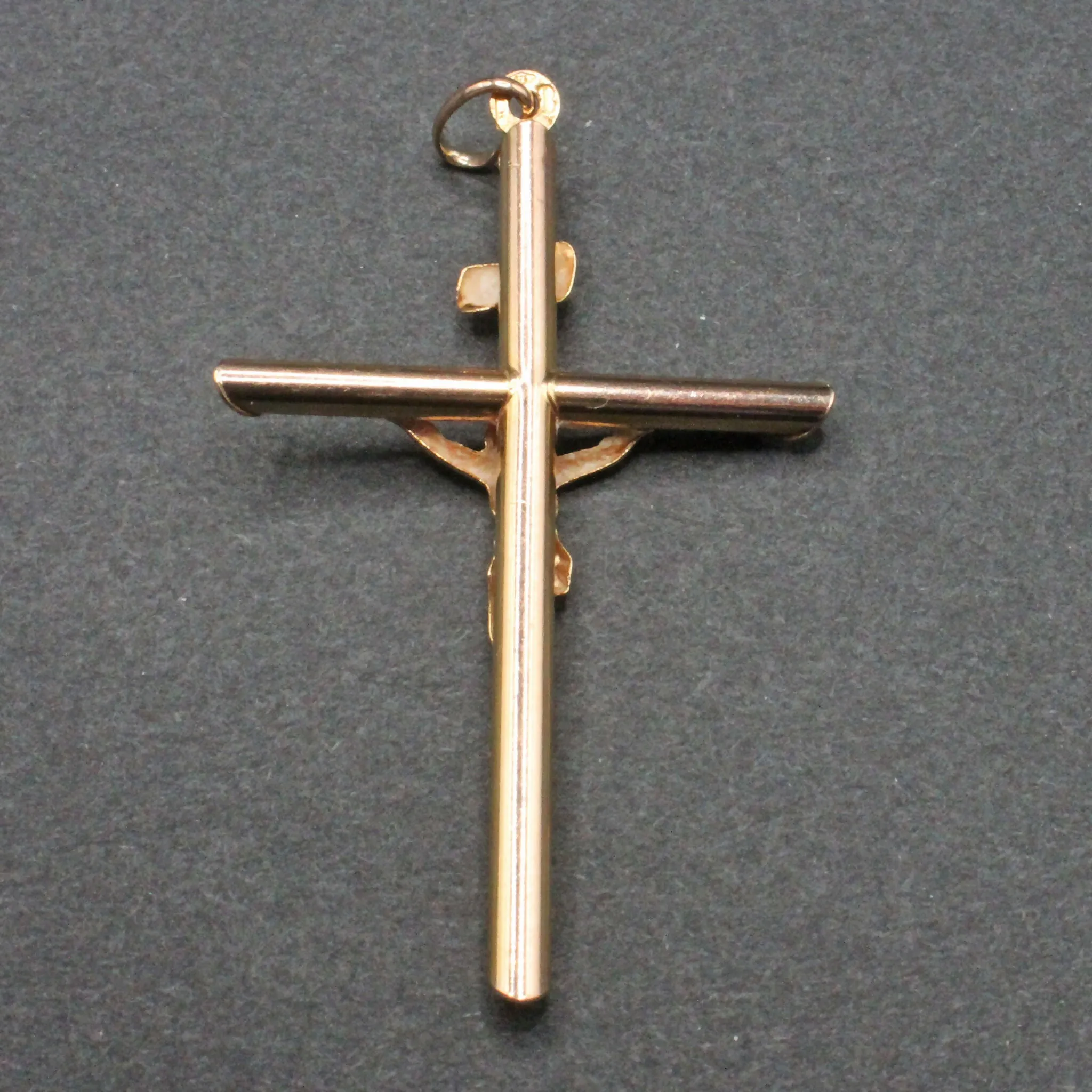 9ct gold Corpus Christi crucifix pendant