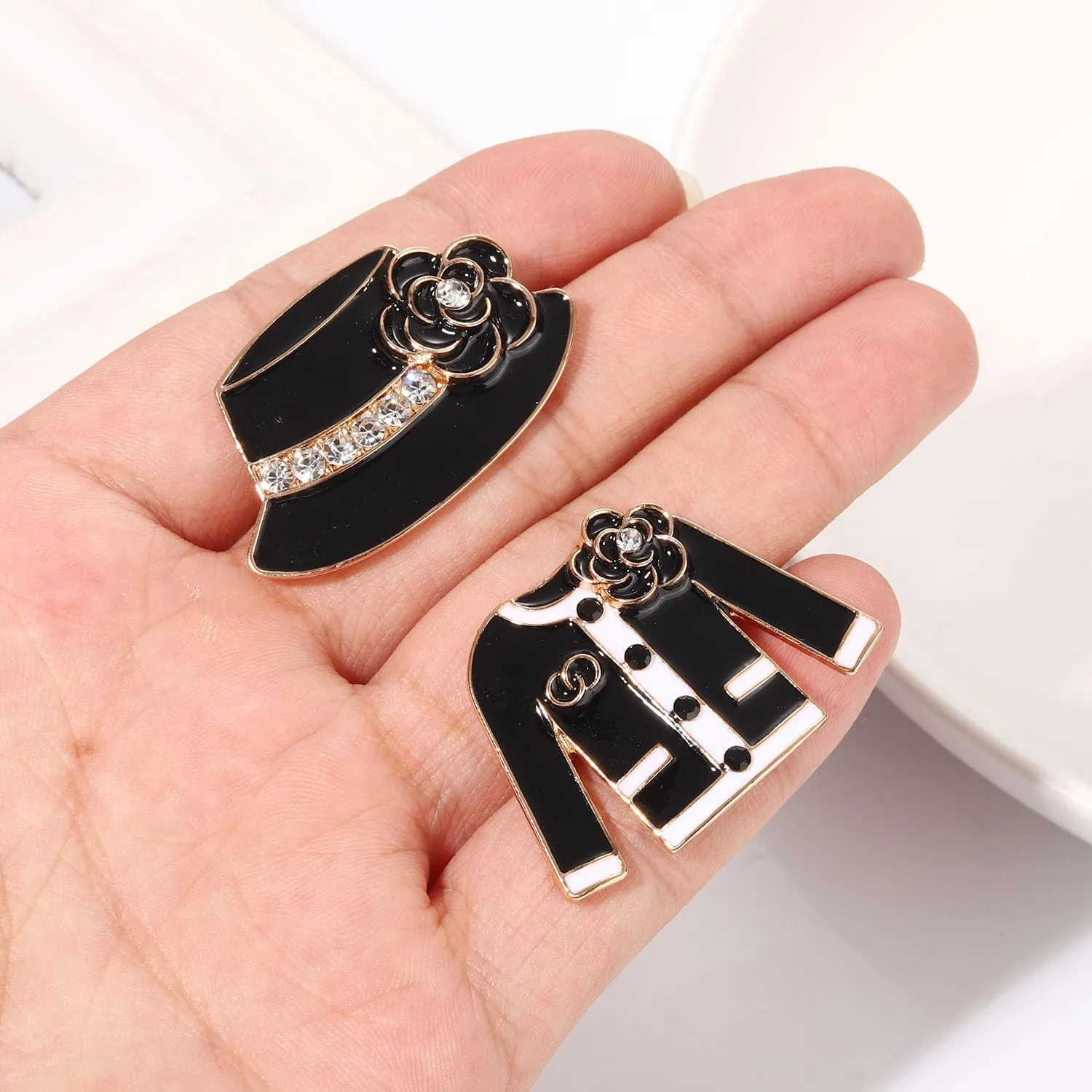 Derby Brooches for Women Enamel Kentucky Derby Hat Riding Suit Brooch Pins Horse Racing Lapel Pins Derby Day Jewelry Gifts Horse Fan Accessories