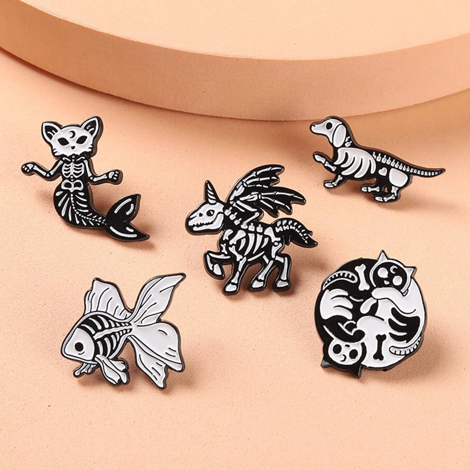 SUNNYCLUE 1 Box 10Pcs 5 Styles Gothic Pins Skeleton Brooch Pin Black Theme Cartoon Animal Cat Unicorn Dog Skull Brooches Punk Style for Backpacks Badges Hats Bags Shirt Women Halloween Decorations