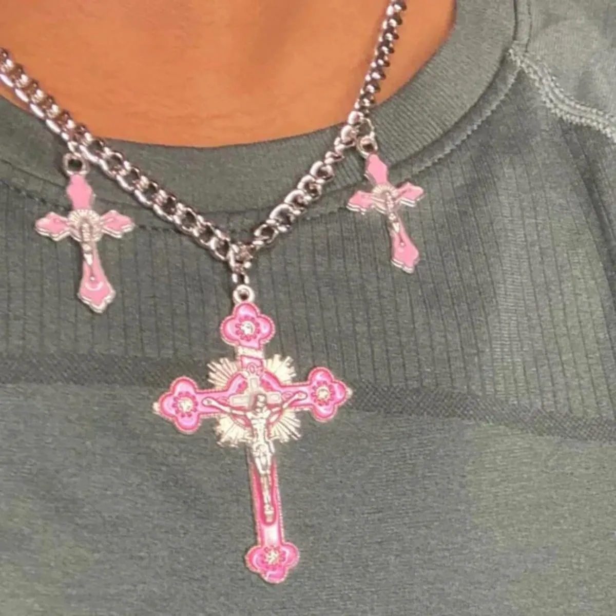 Y2k Cross Pendant Necklace for Women Gothic Pink Fashion Metal Chains Chokers Party Jewelry